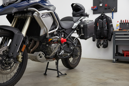 Extintor ZASC asegurado en motocicleta, protección para motos